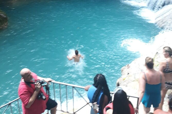 private-blue-hole-tour-from-ocho-rios