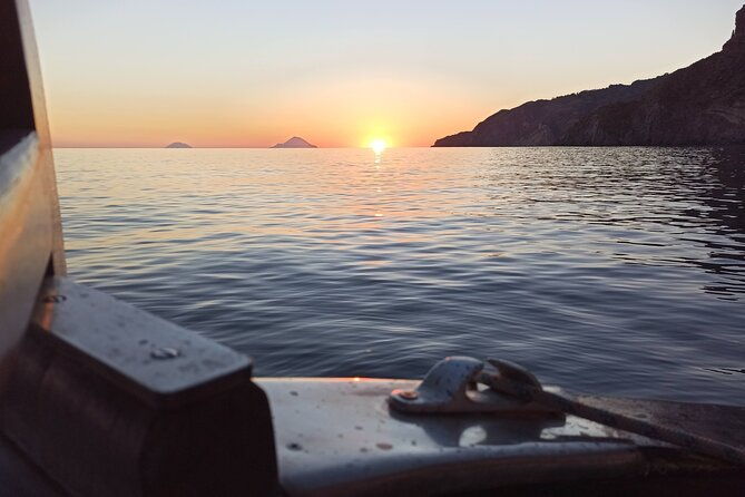 private-boat-tour-at-sunset-to-the-faraglioni-of-lipari-2