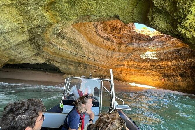 private-boat-tour-through-the-benagil-caves