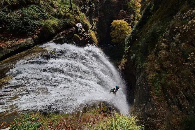 private-canyoning-adventure-in-huesca-2