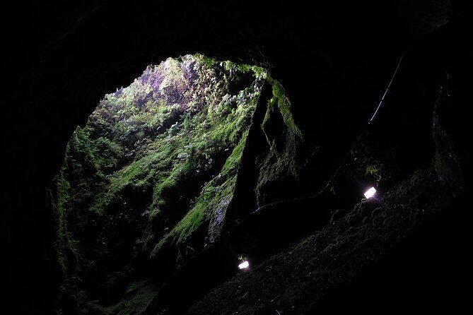 private-caves-tour-with-a-geologist-2