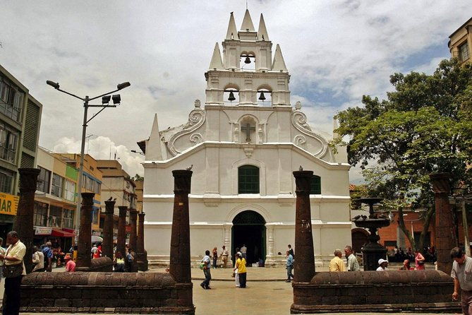 private-city-tour-in-medellin-an-off-the-beaten-path-experience