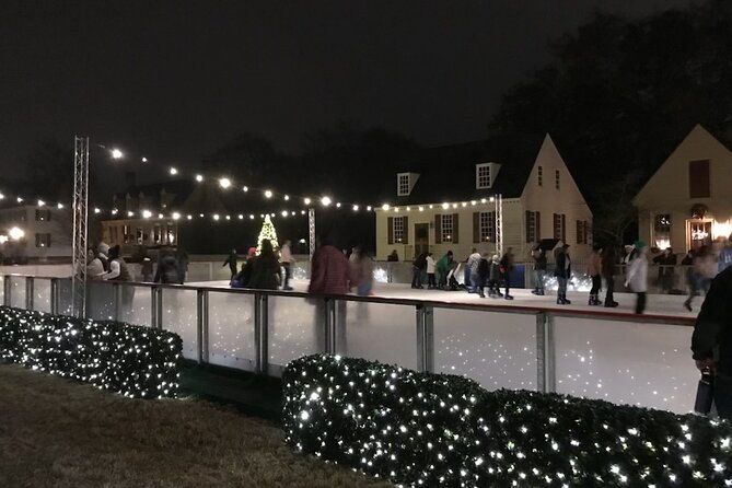 private-colonial-williamsburg-christmas-holiday-decorations-walking-tour-2