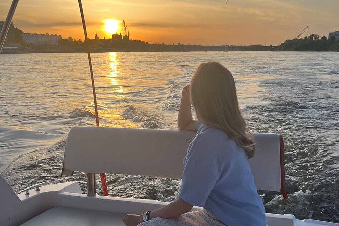private-cruise-on-vistula-in-warsaw-for-9-with-our-helmsman-2