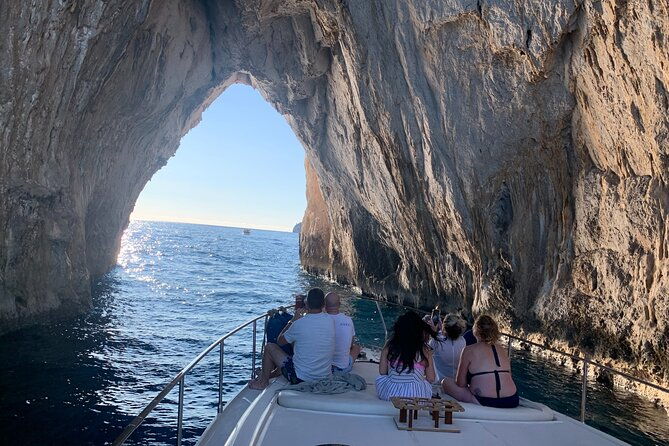 private-cruise-to-capri-and-amalfi-coast-from-sorrento-or-capri-yacht-50-4