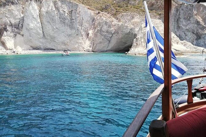 private-cruise-with-galateaparosantiparosdespotikobluelagoon