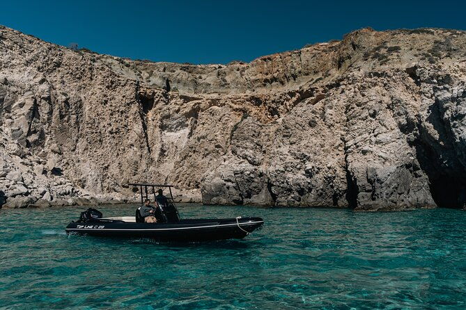private-cruise-with-speedboat-milos-polyaigos-kimolos