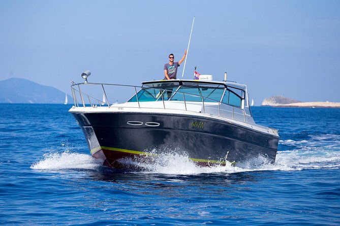 private-custom-blue-green-cave-tour-with-yacht-from-hvar-town