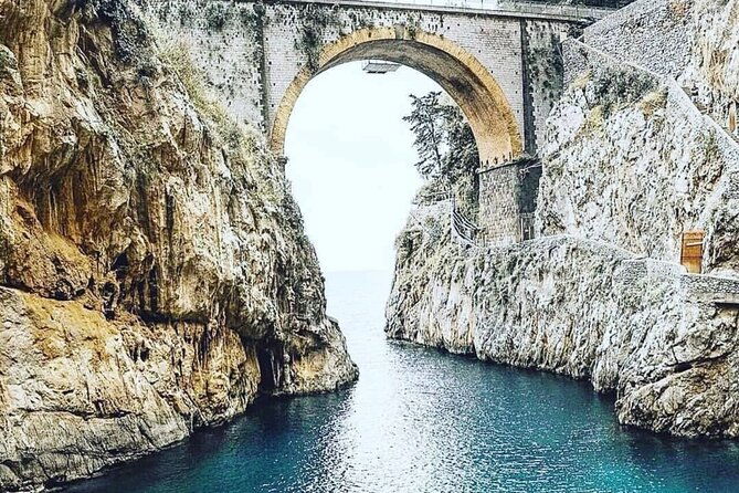 private-day-boat-trip-to-capri-and-blue-grotto-from-positano