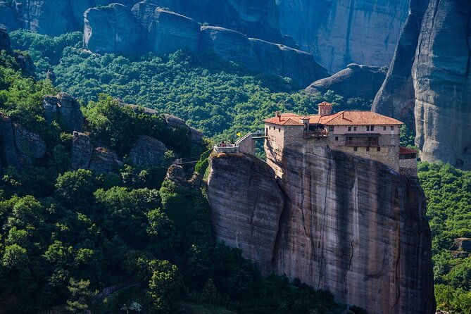 private-day-tour-to-meteora-from-thessaloniki-without-guide