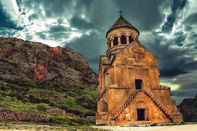 private-day-trip-to-khor-virap-areni-noravank