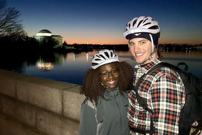 private-dc-monuments-at-night-bike-tour