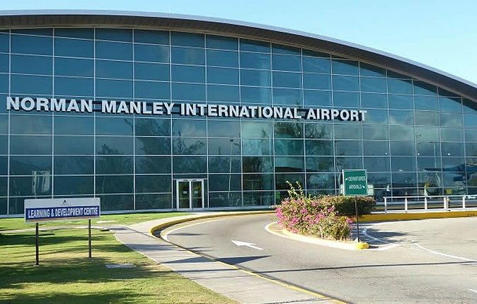 private-departure-transfer-hotel-to-kingston-international-airport-kin