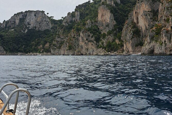 private-experience-on-classic-boat-discover-capri-in-3-hours