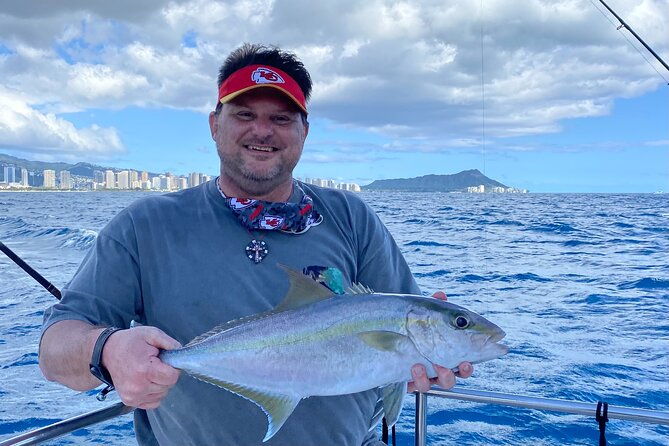 private-fishing-charter-for-family-and-friends-in-honolulu
