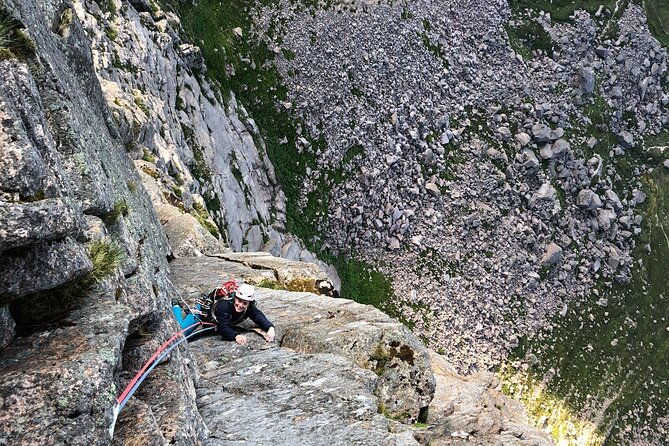 private-guided-ridge-scrambling-experience-in-the-cairngorms