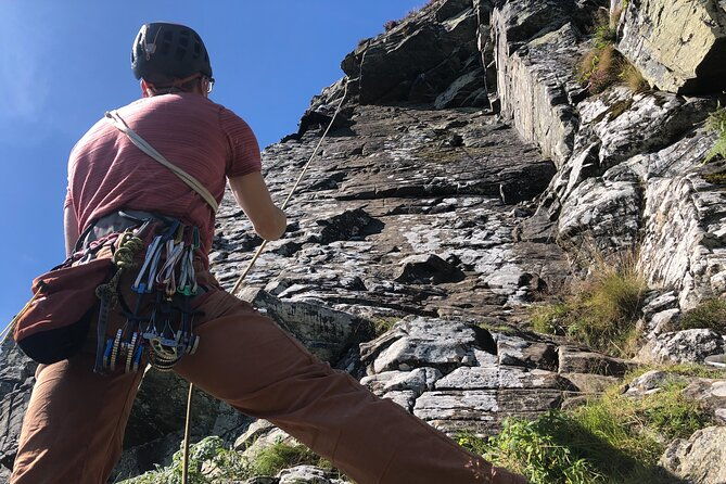private-guided-rock-climbing-experience-in-the-cairngorms