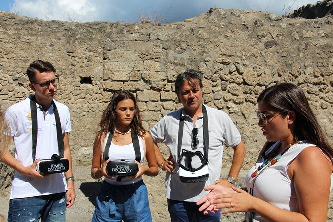 private-guided-tour-and-vr-headsets-in-the-ancient-pompeii