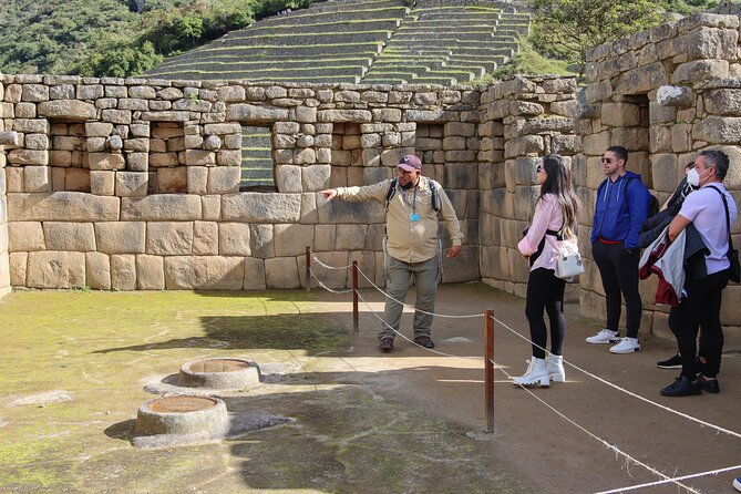 private-guided-tour-to-machu-picchu-from-aguas-calientes