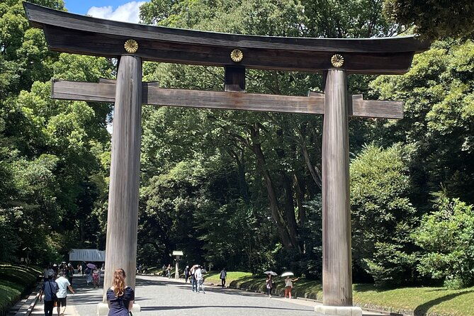 private-guided-trivia-quest-tour-at-harajuku-meiji-jingu