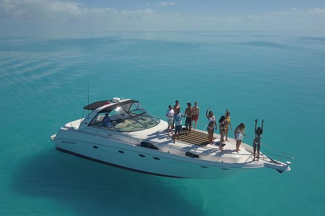 private-half-day-luxury-yacht-charter-in-turks-and-caicos