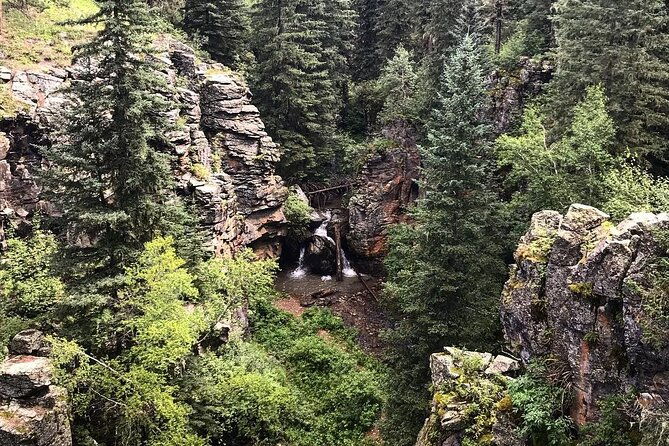 private-northern-hills-tour-including-spearfish-canyon-deadwood