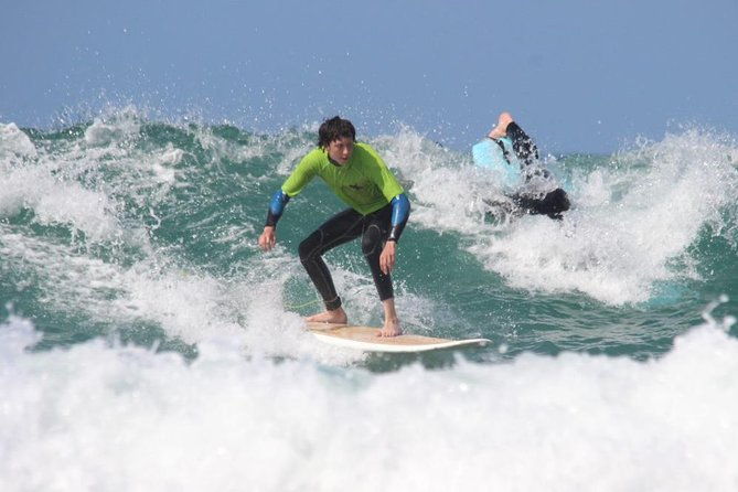 private-one-on-one-surf-lesson-in-newquay-for-beginners-novice-surfers