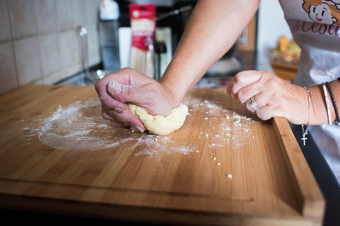 private-pasta-making-class-at-a-cesarinas-home-with-tasting-in-bergamo