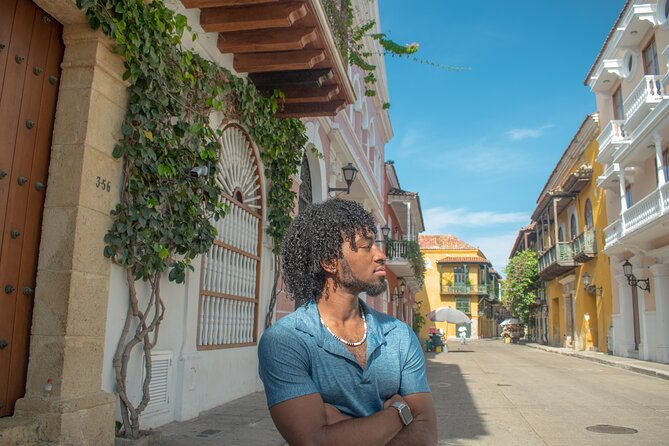private-photo-session-through-the-streets-of-cartagena