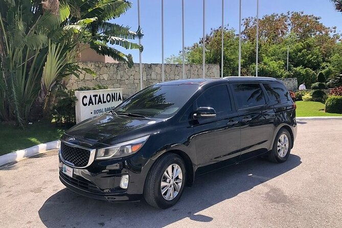 private-punta-cana-airport-transfer-from-hotels-to-uvero-alto