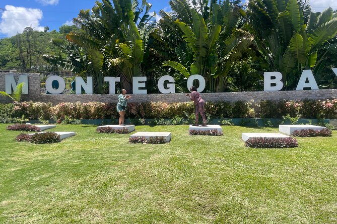 private-roundtrip-transfer-from-montego-bay-airport-to-hotel