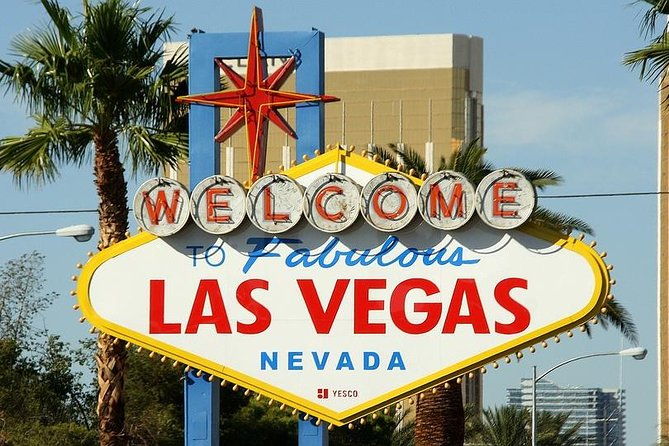 private-roundtrip-transfer-to-las-vegas-by-luxury-limo