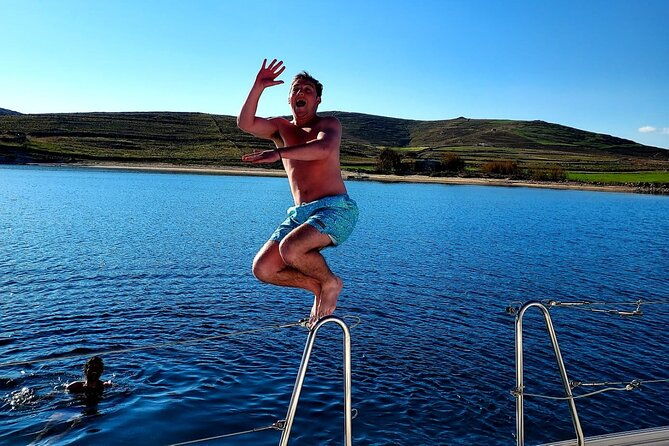private-sailing-cruise-to-delos-rhenia-with-lunch-transfer