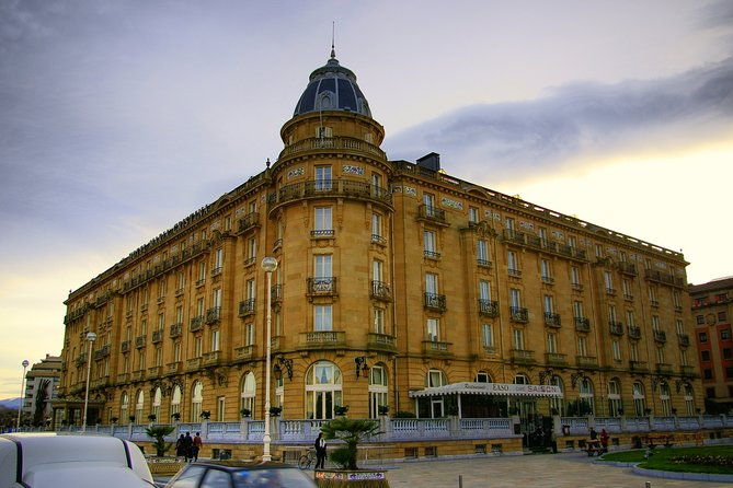 private-san-sebastian-city-walking-tour-2