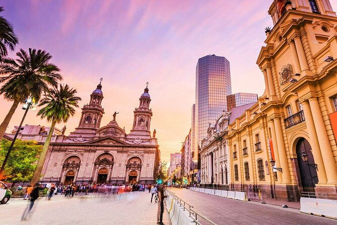 private-small-group-walking-tour-santiago