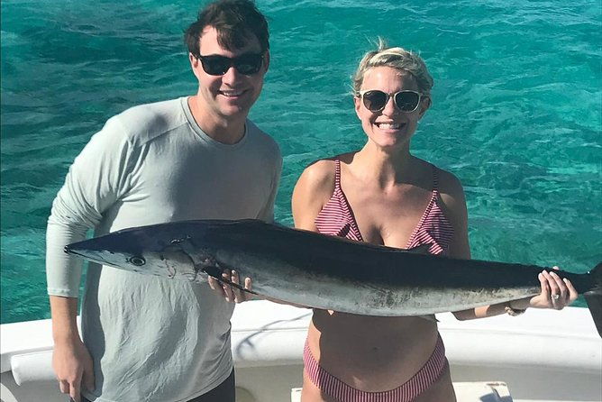 private-snorkeling-or-fishing-in-nassau-38ft-freestyle