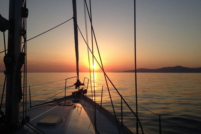 private-sunset-cruise-to-rhenialittle-venice-with-mykonian-viand