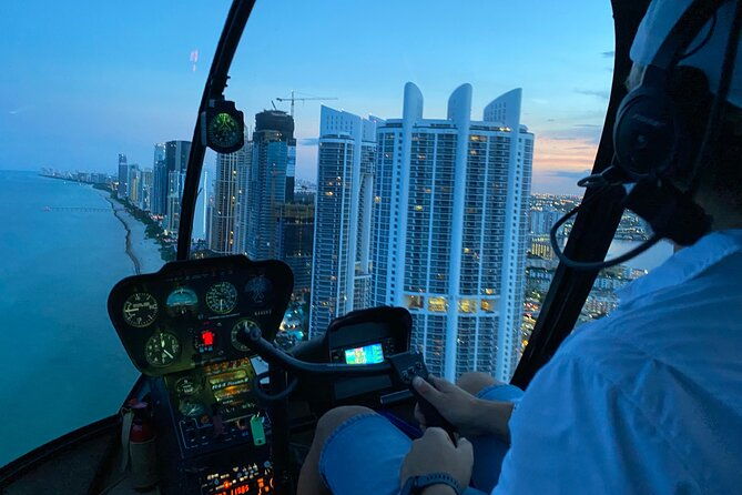 private-sunset-ft-lauderdale-to-miami-beach-helicopter-tour