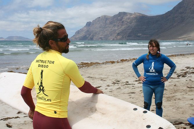 private-surfing-lesson-in-famara