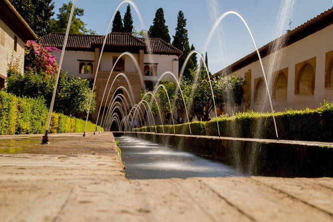 private-tour-alhambra-generalife-and-nasrid-palaces-2