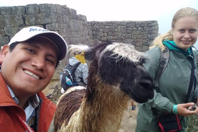 private-tour-guide-in-machupicchu-from-aguas-calientes