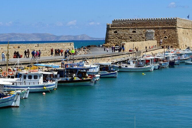 private-tour-knossos-palace-archaeological-museum-heraklion-town-2