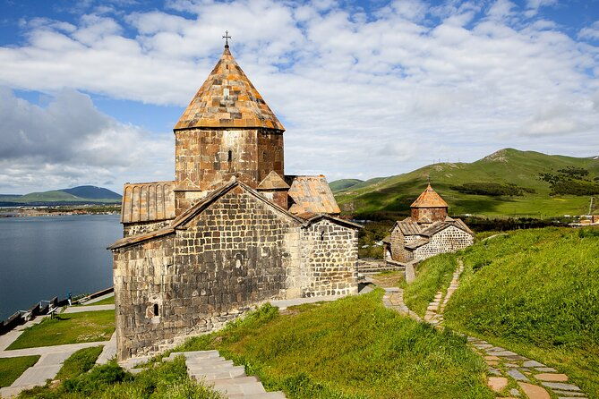 private-tour-lake-sevan-noratus-khachkars-monasteries