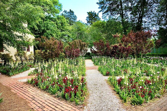 private-tour-of-colonial-williamsburg-sir-christopher-wren-bldg