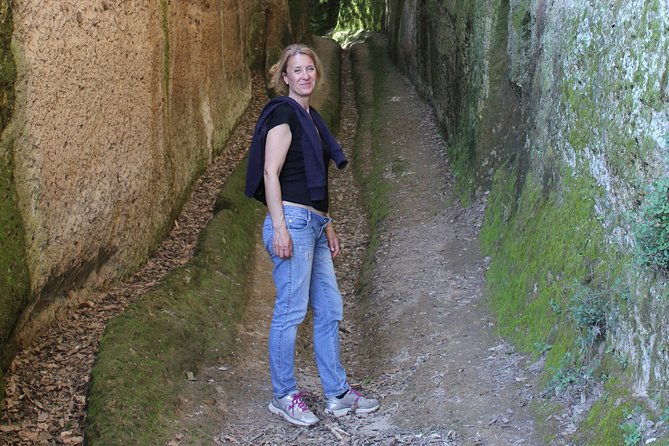 private-tour-of-pitigliano-and-etruscan-cave-routes
