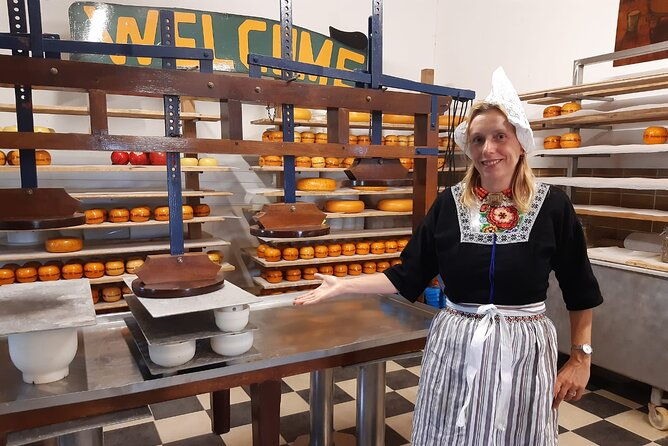 private-tour-of-simonehoeve-cheese-farm-and-clog-factory
