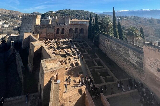 private-tour-of-the-alhambra-of-granada-2
