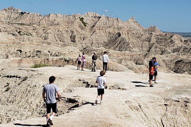 private-tour-of-the-badlands-with-local-experts