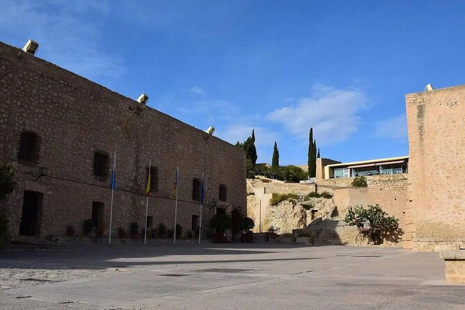 private-tour-to-alicante-bullring-and-santa-barbara-castle