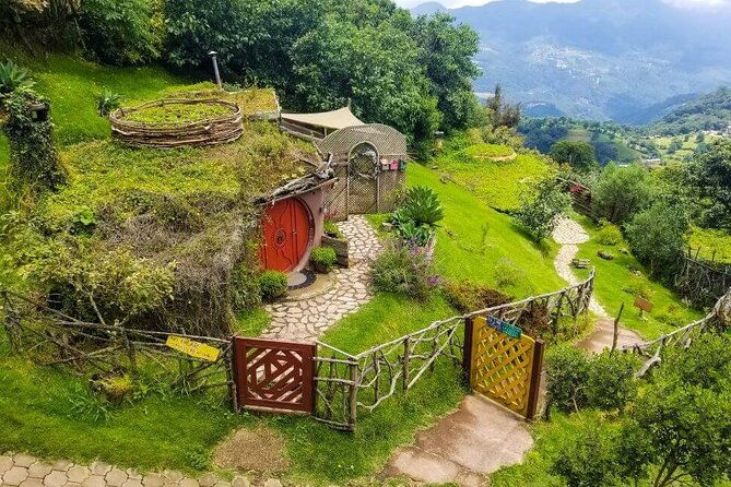 private-tour-to-hobbitenango-by-mule-and-buggy